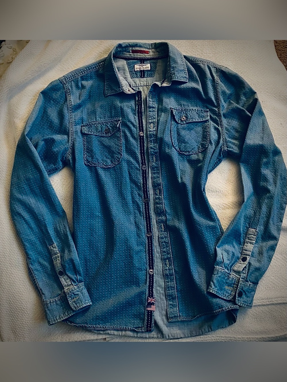 Cotton Blue Denim Shirt, Can be worn by either a Women or Man. Size L